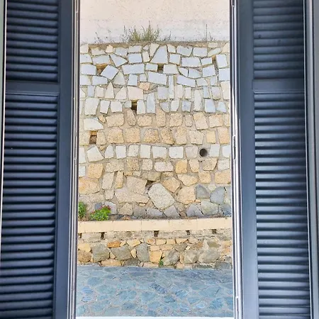 Les Orangers Hotel