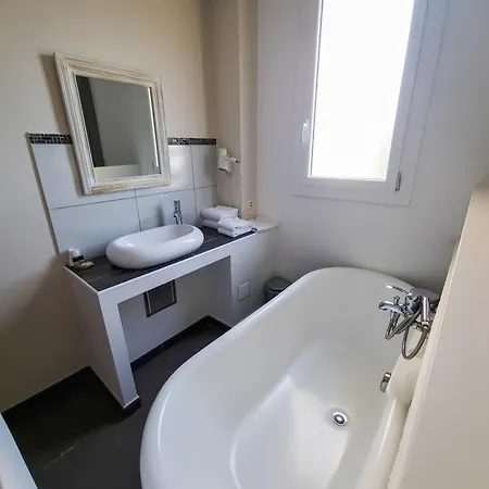 Les Orangers Hotel 3*