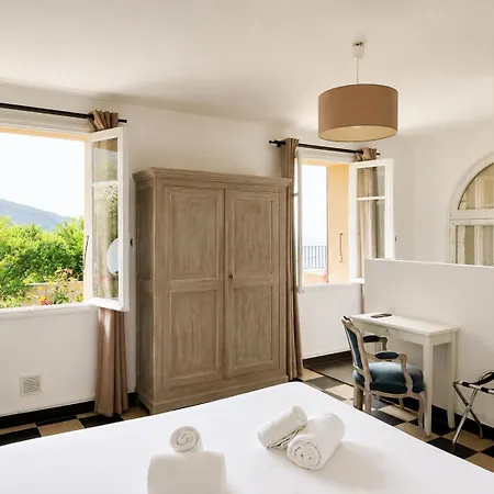 Les Orangers Hotel 3*
