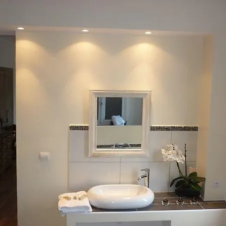 Les Orangers Hotel 3*