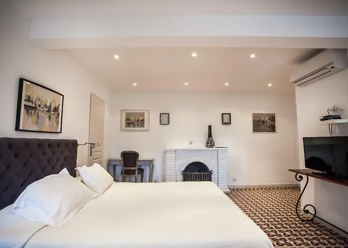 Les Orangers Hotel