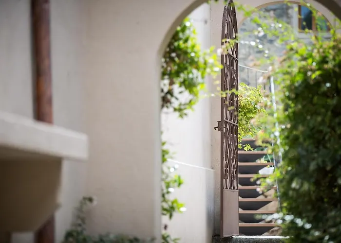 Les Orangers מלון אולמטו